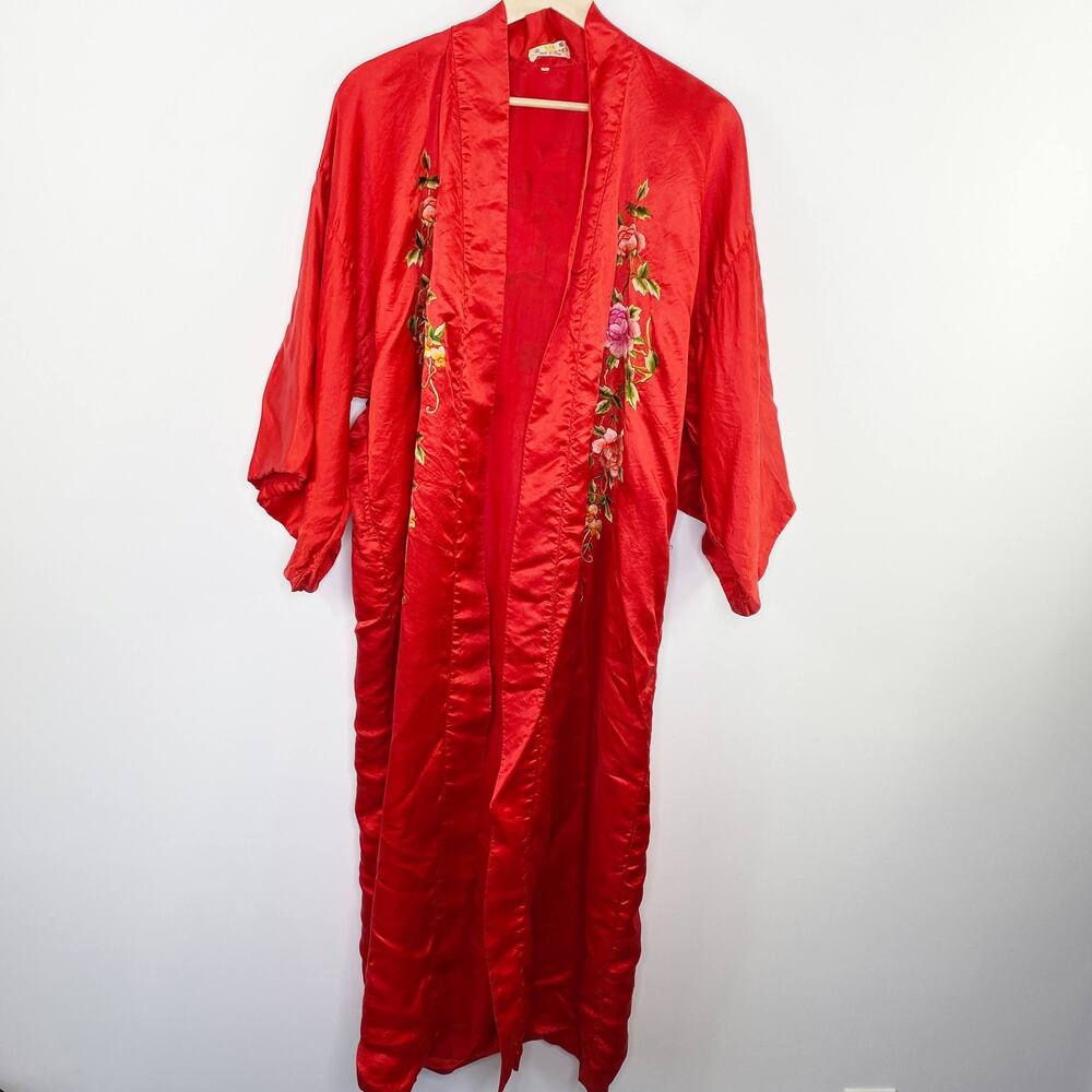 Golden‎ Bee Vintage Hand Embroidered Asian Floral Silk Kimono Robe Red Size L